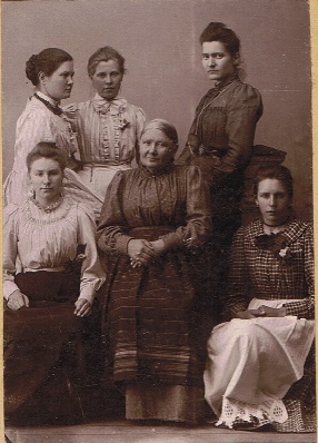 Betty og Sanna 1900